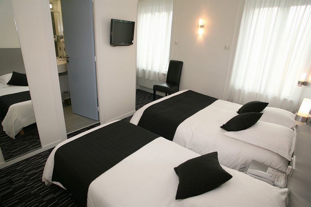 Hotel Du Louvre Cherbourg-en-Cotentin Exteriör bild